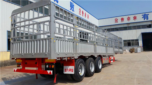 山東倉(cāng)欄式半掛車