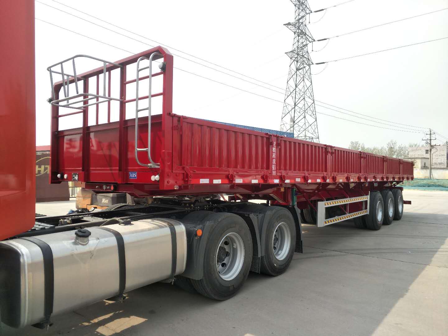 中國(guó)掛車廠生產(chǎn)