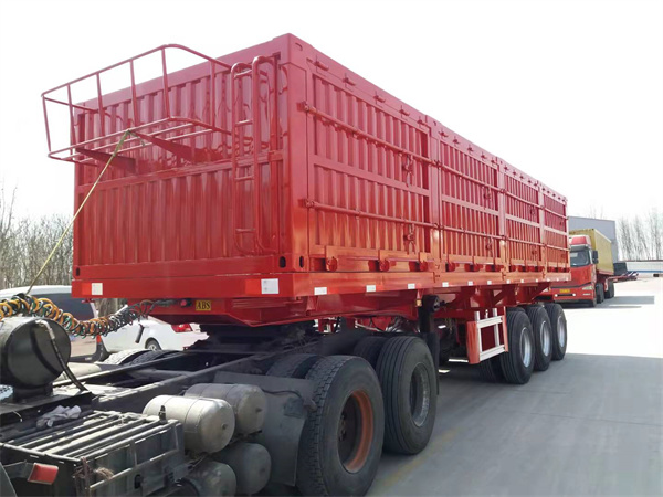 山東側(cè)翻自卸半掛車(chē)廠家